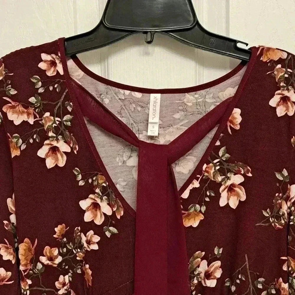 ❤️ Pretty Xhilaration Burgandy Floral Dress Small Bell Sleeve Long  Sleeved - Picture 6 of 8